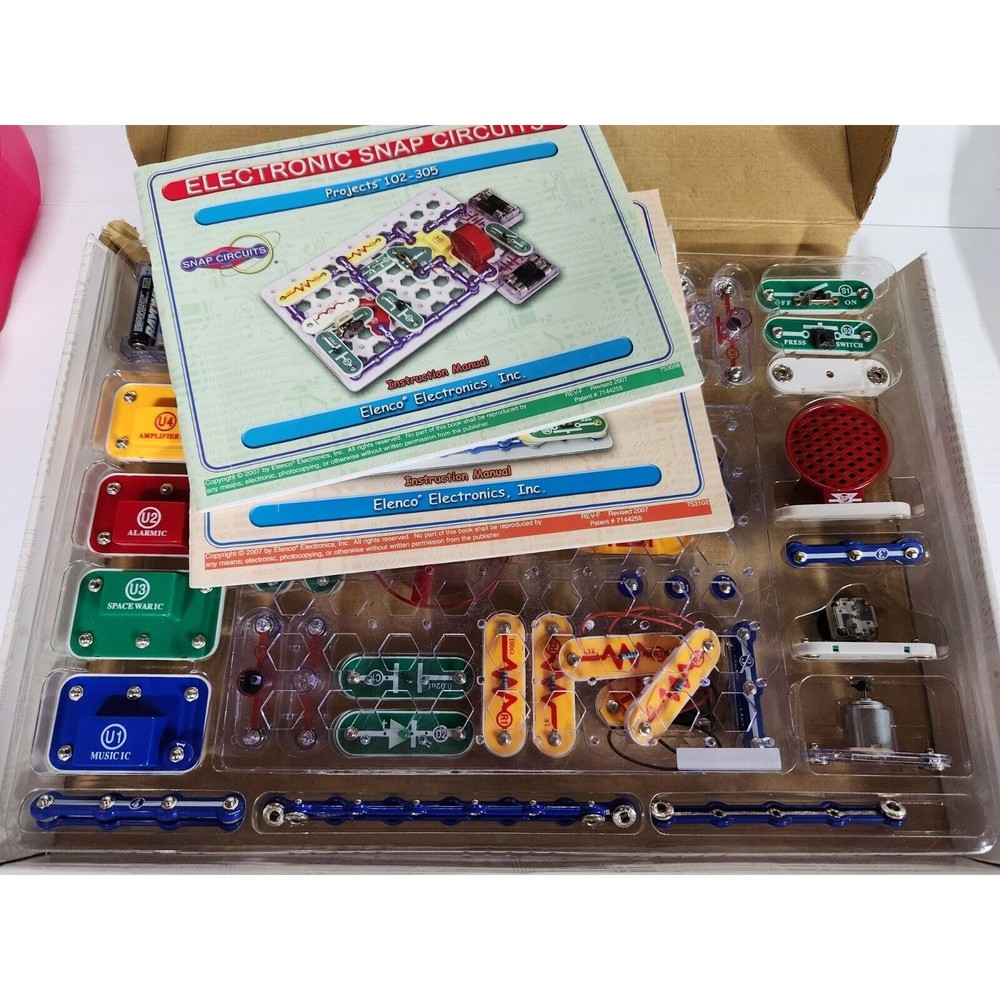 Electronic Snap Circuits Set SC-300 With Manuals by Elenco  tested